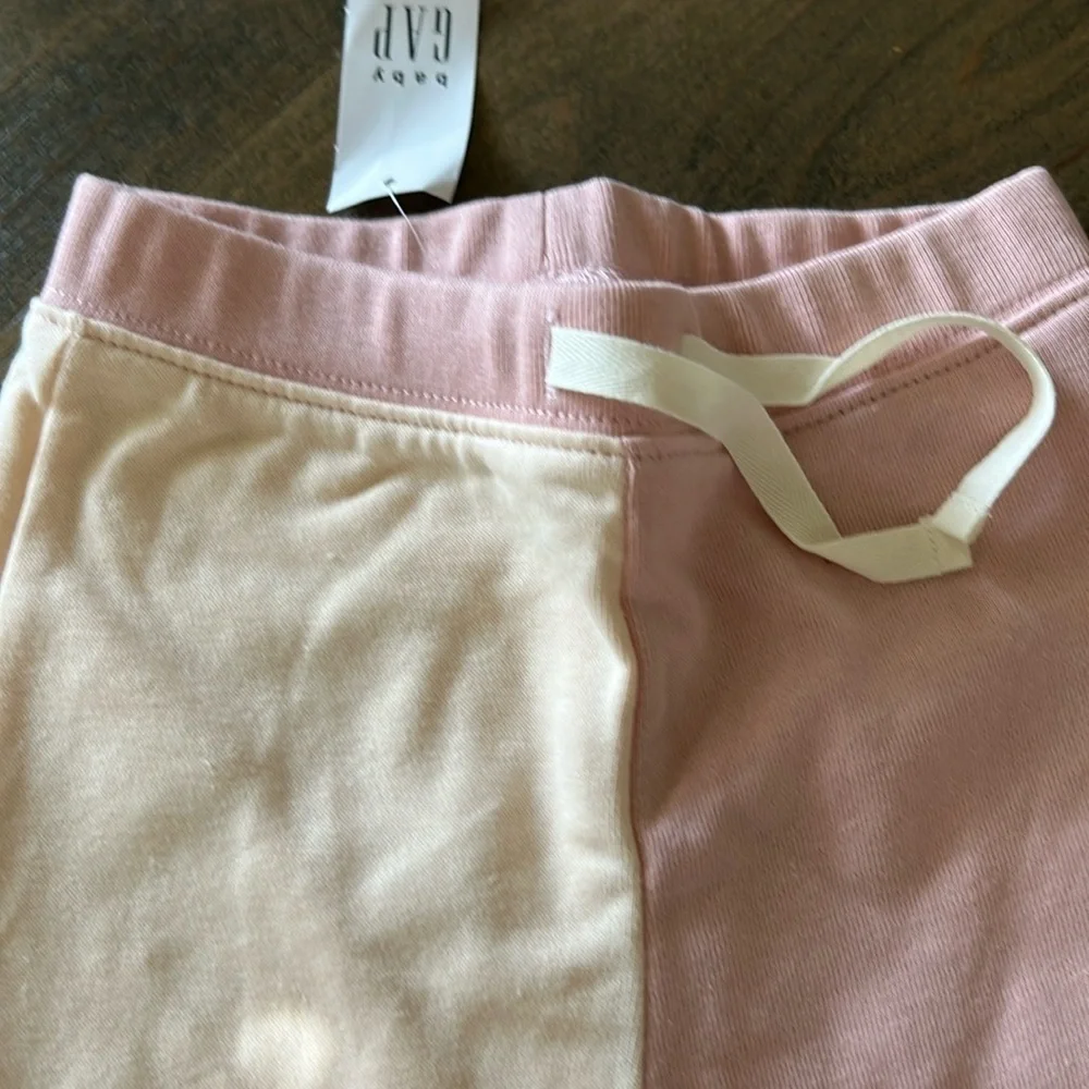 Baby gap 12-18 months NWT